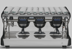 Trīs grupu automāts Rancilio Classe 7 E2 REST